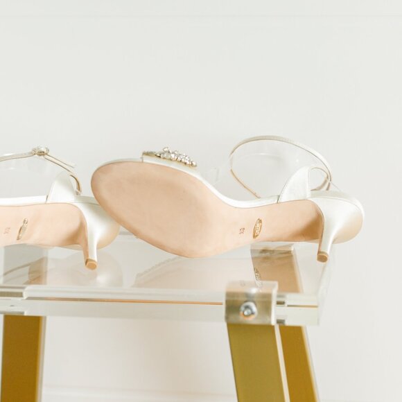 Badgley Mischka Richelle 8.5 Women's Heels Ivory Kitten Heel Satin - Picture 14 of 16